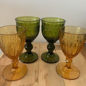 Vintage glassware (Antique Trove in Scottsdale AZ)